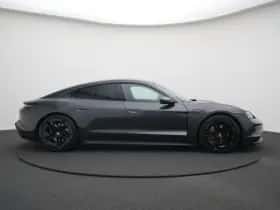 Porsche Taycan (2025) thumbnail 3
