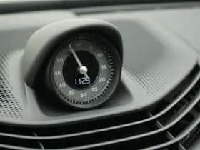 Porsche Taycan (2025) thumbnail 31