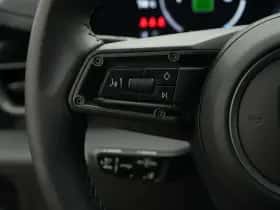 Porsche Taycan (2025) thumbnail 39