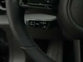 Porsche Taycan (2025) thumbnail 40