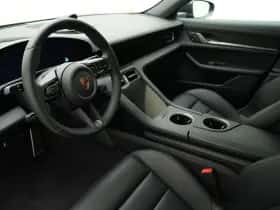 Porsche Taycan (2025) thumbnail 5