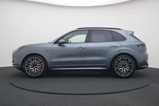Porsche Cayenne (2026) thumbnail 2