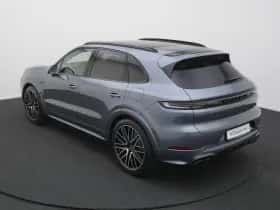 Porsche Cayenne (2026) thumbnail 3