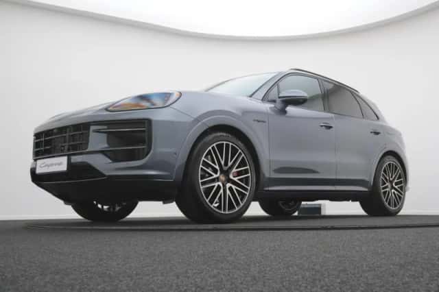 Porsche Cayenne (2026) thumbnail 4