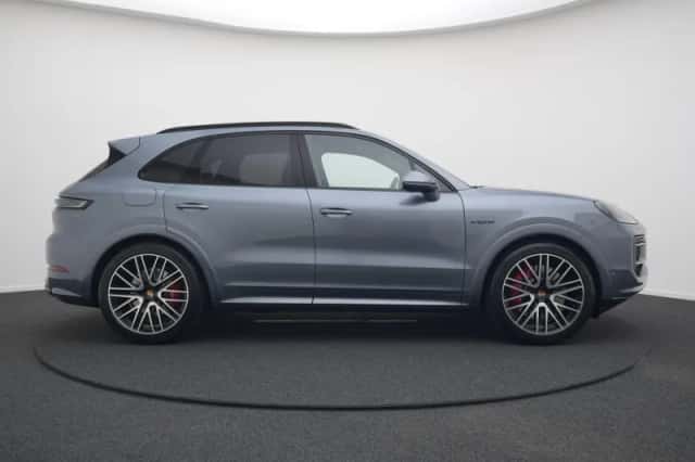 Porsche Cayenne (2026) thumbnail 5