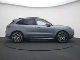 Porsche Cayenne (2026) thumbnail 5