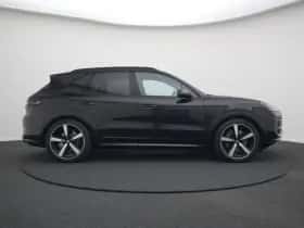 Porsche Cayenne (2025) thumbnail 2