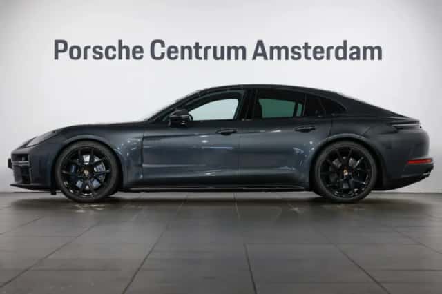 Porsche Panamera (2025) thumbnail 2