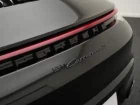 Porsche 911 (2024) thumbnail 11