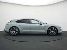 Porsche Taycan (2024) thumbnail 2