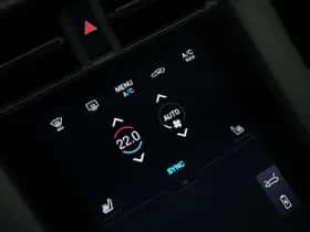 Porsche Taycan (2024) thumbnail 33
