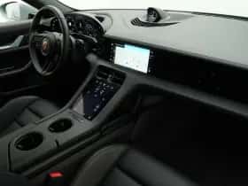 Porsche Taycan (2024) thumbnail 46