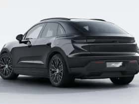 Porsche Macan (2025) thumbnail 3