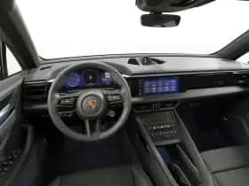 Porsche Macan (2025) thumbnail 5