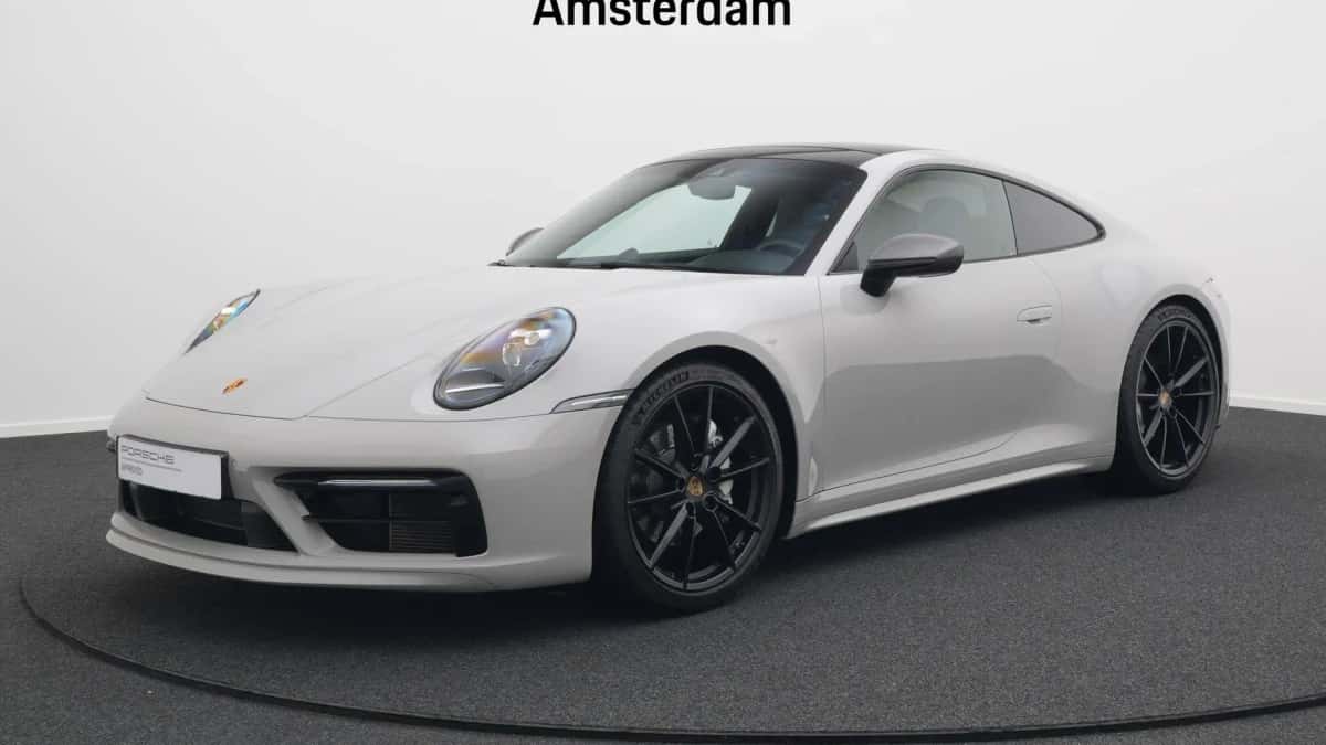 Porsche 911 (2024) — foto 1