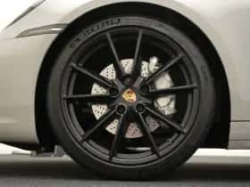 Porsche 911 (2024) thumbnail 4