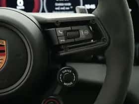 Porsche Taycan (2025) thumbnail 36