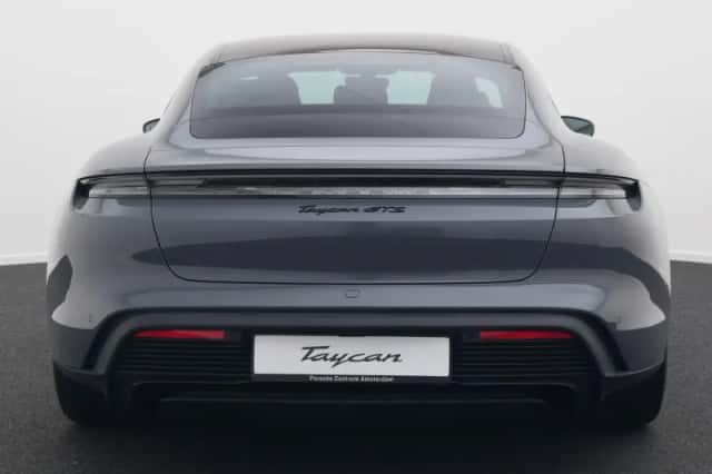 Porsche Taycan (2025) thumbnail 5