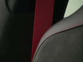 Porsche Taycan (2025) thumbnail 42