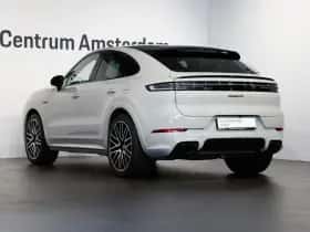 Porsche Cayenne (2026) thumbnail 3