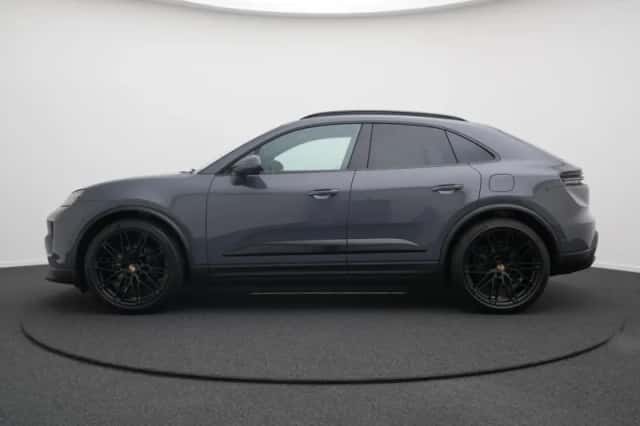Porsche Macan (2026) thumbnail 2