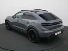 Porsche Macan (2026) thumbnail 3