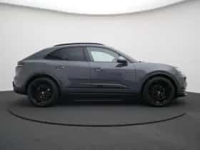 Porsche Macan (2026) thumbnail 5