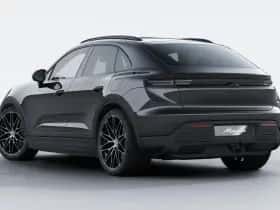 Porsche Macan (2026) thumbnail 3