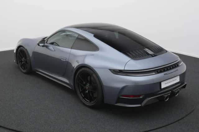 Porsche 911 (2026) thumbnail 3