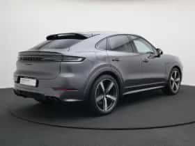 Porsche Cayenne (2025) thumbnail 3