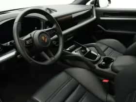 Porsche Cayenne (2025) thumbnail 5