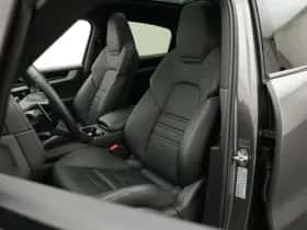 Porsche Cayenne (2025) thumbnail 6