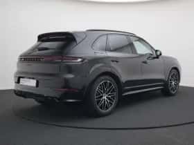 Porsche Cayenne (2024) thumbnail 3