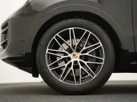 Porsche Cayenne (2024) thumbnail 4
