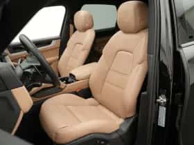 Porsche Cayenne (2024) thumbnail 6