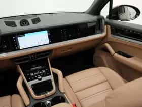 Porsche Cayenne (2024) thumbnail 52