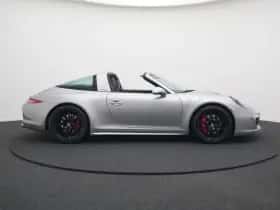 Porsche 911 (2015) thumbnail 2