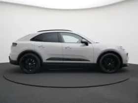 Porsche Macan (2026) thumbnail 5