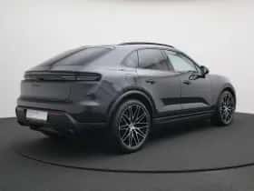 Porsche Macan (2026) thumbnail 3