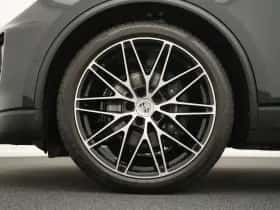 Porsche Macan (2026) thumbnail 4