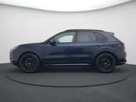 Porsche Cayenne (2023) thumbnail 16