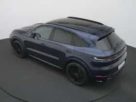 Porsche Cayenne (2023) thumbnail 17