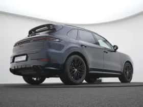 Porsche Cayenne (2023) thumbnail 23