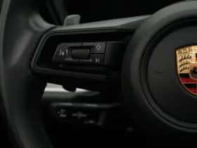 Porsche Cayenne (2023) thumbnail 36