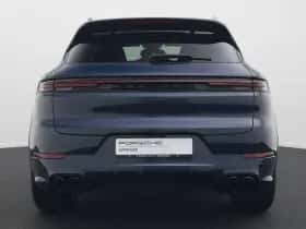 Porsche Cayenne (2023) thumbnail 5