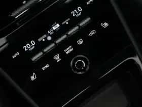 Porsche Cayenne (2023) thumbnail 42