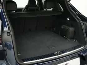 Porsche Cayenne (2023) thumbnail 44