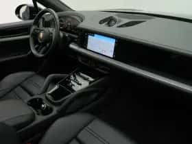 Porsche Cayenne (2023) thumbnail 47