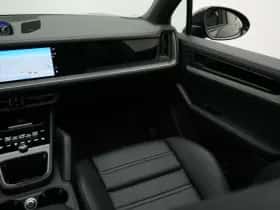 Porsche Cayenne (2023) thumbnail 53