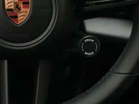 Porsche Taycan (2026) thumbnail 41